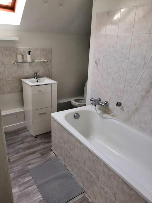 Appartement Saint Thierry Реймс Екстериор снимка